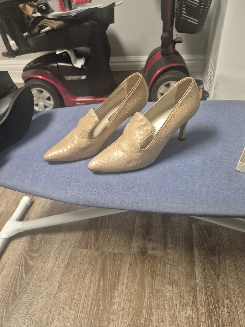 Bally Vintage Tan Quilted Leather High-Vamp Loafer Heels Old Money Corporate